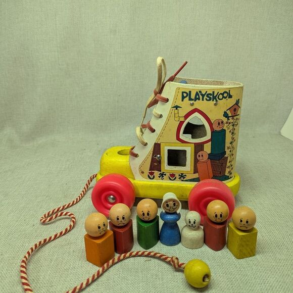 Vintage 1960's Playskool Wooden Old Woman Who Lived In A Shoe with Children Pull - Picture 1 of 8